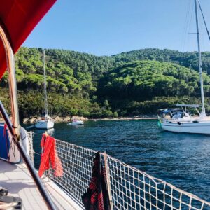 Zaurak tour in barca a vela